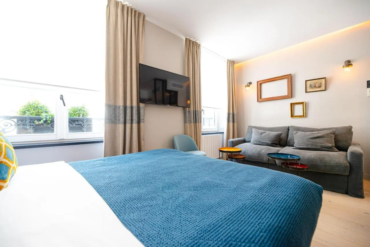 Du Louvre Apartment