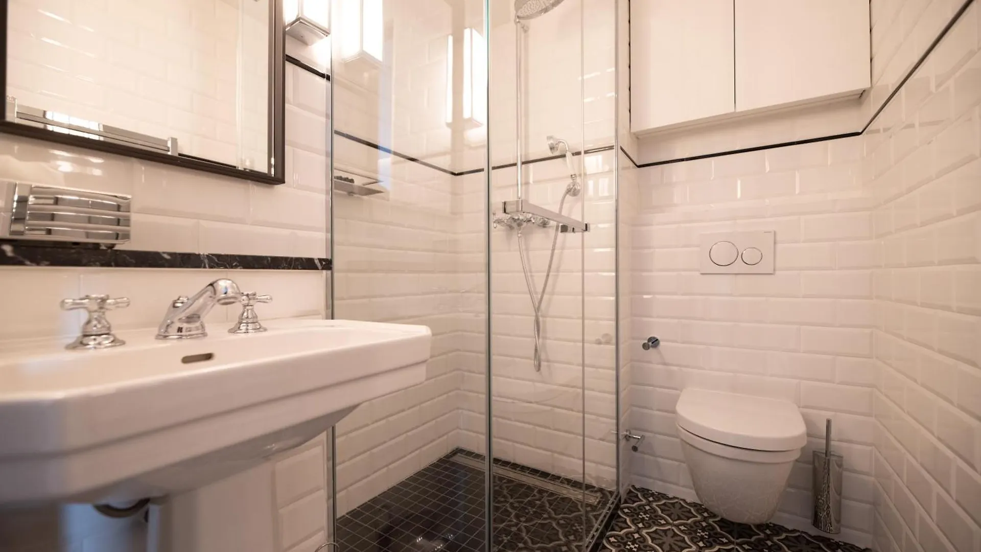Du Louvre Apartment *