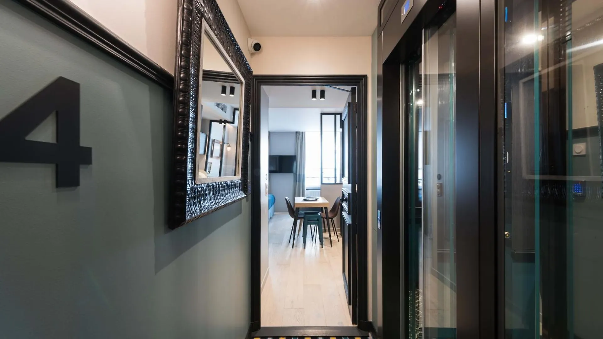 Du Louvre Apartment *